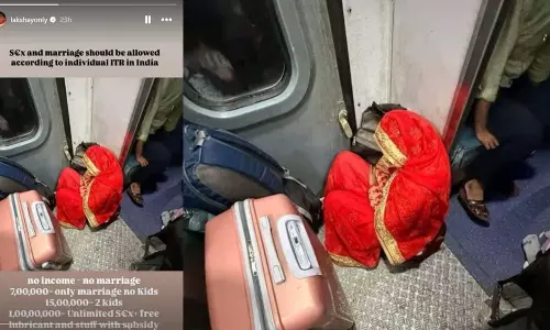 Viral: नवविवाहित दुल्हन को ट्रेन के फर्श पर यात्रा करने पर लोगों ने जताई नाराजगी Viral: नवविवाहित दुल्हन को ट्रेन के फर्श पर यात्रा करने पर लोगों ने जताई नाराजगी
