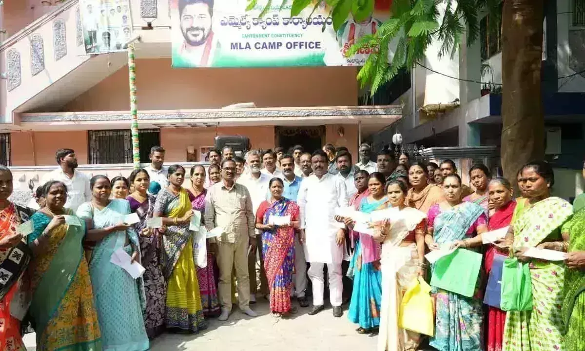 MLA श्री गणेश ने कल्याण लक्ष्मी लाभार्थियों को चेक वितरित किए MLA श्री गणेश ने कल्याण लक्ष्मी लाभार्थियों को चेक वितरित किए