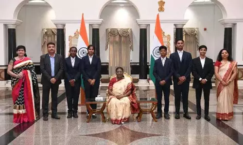 Hyderabad के छात्रों ने राष्ट्रपति द्रौपदी मुर्मू से बातचीत की Hyderabad के छात्रों ने राष्ट्रपति द्रौपदी मुर्मू से बातचीत की