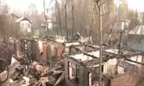 उमर अब्दुल्ला ने श्रीनगर के Rainawari में भीषण आग पर दुख जताया, पीड़ितों को राहत का आश्वासन दिया