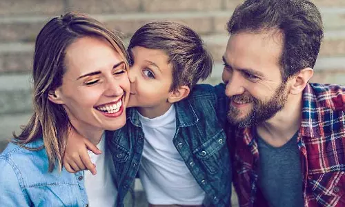 Parent और बच्चों के रिश्तों में विश्वास बढ़ाने के 6 सुझाव Parent और बच्चों के रिश्तों में विश्वास बढ़ाने के 6 सुझाव