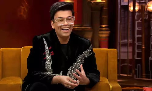 Karan Johar ने कॉफ़ी विद करण के 20 साल पूरे होने का जश्न मनाया Karan Johar ने कॉफ़ी विद करण के 20 साल पूरे होने का जश्न मनाया