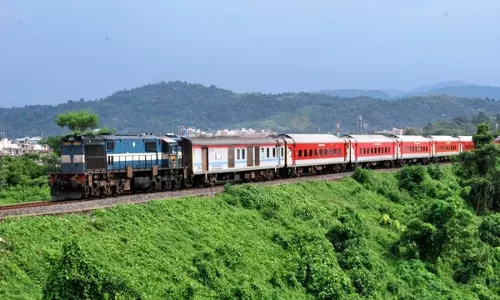 पूर्वोत्तर सीमांत Railway 39 ट्रेनों में अतिरिक्त सामान्य श्रेणी के डिब्बे जोड़ेगा