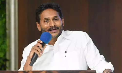 जगन ने कैग के हवाले से कहा कि YSRC का आंध्र प्रदेश पर कर्ज केवल 6.4 लाख करोड़ रुपये