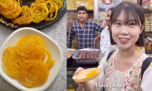 VIDEO: भारत यात्रा के दौरान कोरियाई लड़की ने खाई जलेबी, रिएक्शन हुआ वायरल