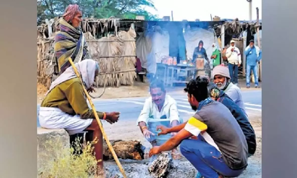 Telangana: तेलंगाना में तापमान में गिरावट के साथ आखिरकार सर्दी का आगमन हो गया