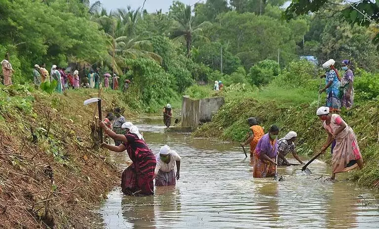 Odisha में अप्रैल-सितंबर की अवधि में 8.76 लाख श्रमिक मनरेगा से बाहर हो गए