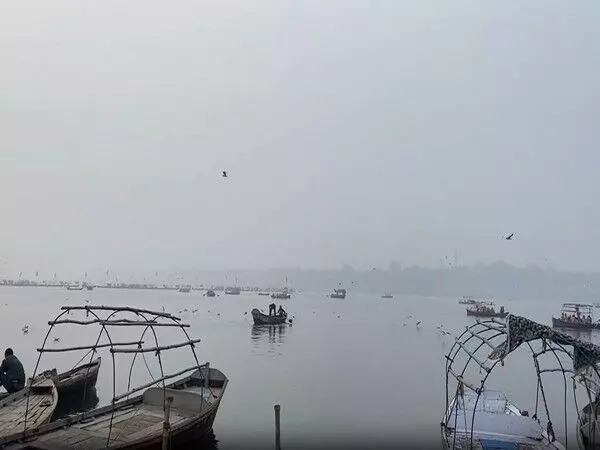 Prayagraj: महाकुंभ को भव्यता के नजारे में बदलने के लिए सजावटी रोशनी