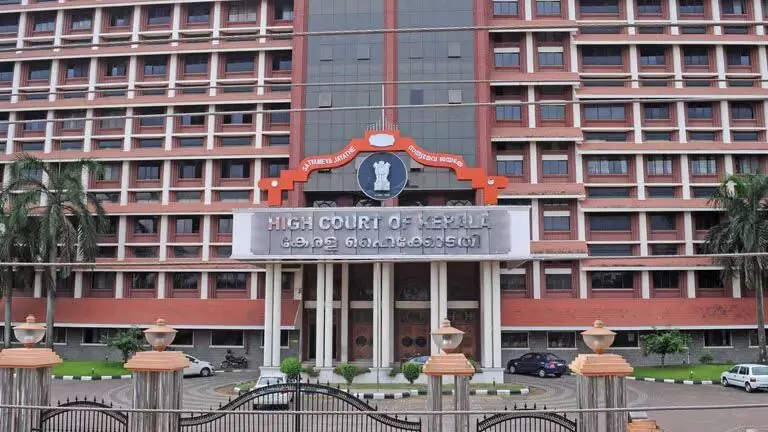 Kerala HC ने संविधान पर साजी चेरियन की विवादास्पद टिप्पणी की आगे जांच के आदेश दिए