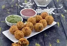 Poha Pakoda: शाम की चाय के साथ सर्व करें पोहे से बने पकोड़े