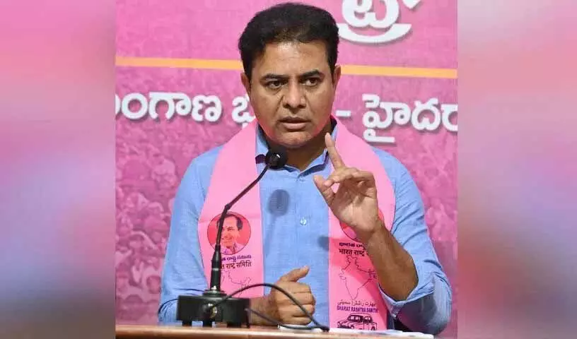 KTR ने तेलंगाना में विरोध प्रदर्शन के लोकतांत्रिक अधिकार को दबाने के लिए कांग्रेस की आलोचना की