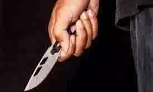 UP News: टैंकर चालक पर चाकू से हमला UP News: टैंकर चालक पर चाकू से हमला