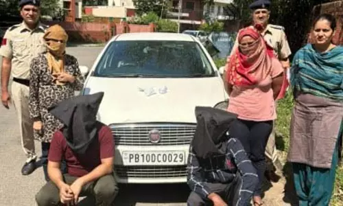 Ludhiana : झपटमारी के आरोप में महिलाएं समेत 4 नशेड़ी गिरफ्तार