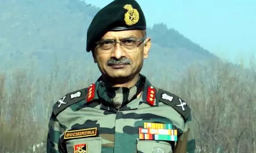 Northern Army Commander ने आरआर के ‘शानदार प्रदर्शन’ की सराहना की Northern Army Commander ने आरआर के ‘शानदार प्रदर्शन’ की सराहना की
