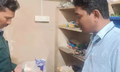 बिरयानी में मिली इल्ली, ग्राहक की शिकायत पर Biryani सेंटर में छापेमारी