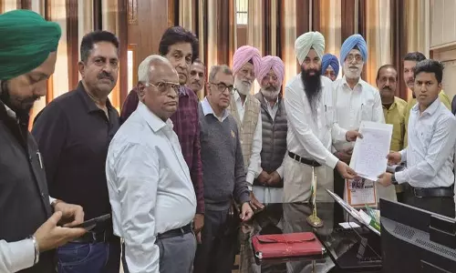 Punjab: कार्यकर्ताओं ने जल प्रदूषण पर चिंता जताई Punjab: कार्यकर्ताओं ने जल प्रदूषण पर चिंता जताई