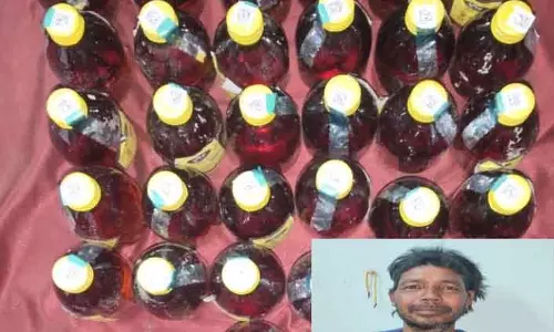 शहर में शराब बेचते अधेड़ गिरफ्तार