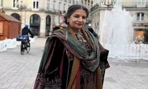 Shabana Azmi ने नैनटेस की सड़कों पर घूमकर श्याम बेनेगल को याद किया