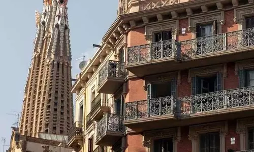 Chennai: कंपनी ने 1000 कर्मचारियों को स्पेन यात्रा पर भेजा Chennai: कंपनी ने 1000 कर्मचारियों को स्पेन यात्रा पर भेजा