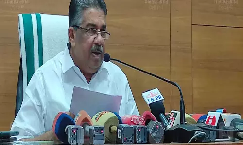 Kerala हाईकोर्ट ने साजी चेरियन के खिलाफ क्राइम ब्रांच को जांच के आदेश Kerala हाईकोर्ट ने साजी चेरियन के खिलाफ क्राइम ब्रांच को जांच के आदेश