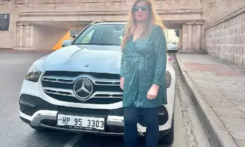महिलाओं से करोड़ों की ठगी, किटी ग्रुप चलाने वाली महिला खुद को बताती IAS की पत्नी, मचा हड़कंप महिलाओं से करोड़ों की ठगी, किटी ग्रुप चलाने वाली महिला खुद को बताती IAS की पत्नी, मचा हड़कंप
