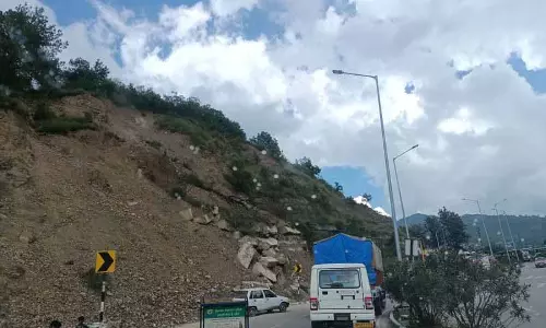 39 किलोमीटर लंबे Parwanoo-Solan खंड पर ढलान संरक्षण कार्य जारी 39 किलोमीटर लंबे Parwanoo-Solan खंड पर ढलान संरक्षण कार्य जारी
