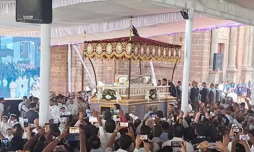 GOA: सेंट फ्रांसिस जेवियर के पवित्र अवशेषों की प्रदर्शनी शुरू हुई GOA: सेंट फ्रांसिस जेवियर के पवित्र अवशेषों की प्रदर्शनी शुरू हुई