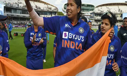 Eden Gardens में जल्द ही भारत की दिग्गज तेज गेंदबाज झूलन गोस्वामी के नाम पर एक स्टैंड का नाम रखा जाएगा