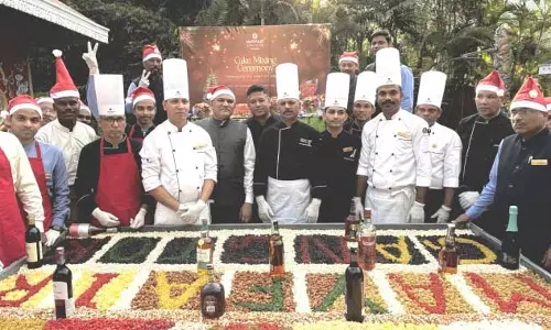 Sikkim : मेफेयर रिज़ॉर्ट में वार्षिक क्रिसमस केक मिक्सिंग समारोह आयोजित