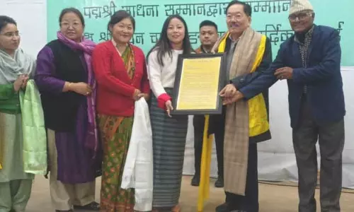 Sikkim : एसडीएफ ने दो प्रतिष्ठित पुरस्कारों से सम्मानित होने पर चामलिंग को सम्मानित Sikkim : एसडीएफ ने दो प्रतिष्ठित पुरस्कारों से सम्मानित होने पर चामलिंग को सम्मानित