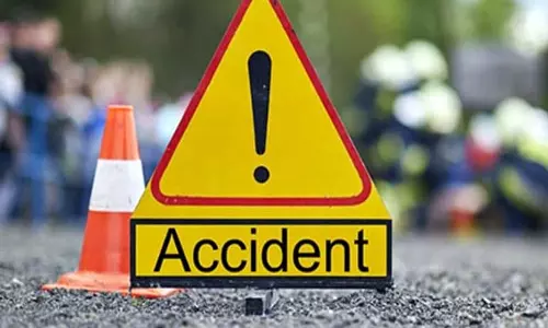 Palwal: कार ने बाइक को मारी जोरदार टक्कर, 5 लोग हुए घायल
