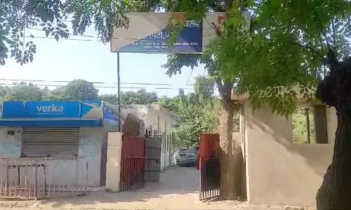 तंजानियाई बैचमेट की हत्या के बाद जाम्बियन छात्र ने police lockup में आत्महत्या कर ली तंजानियाई बैचमेट की हत्या के बाद जाम्बियन छात्र ने police lockup में आत्महत्या कर ली