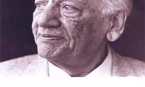 आज का बुद्धिजीवी आज का बुद्धिजीवी