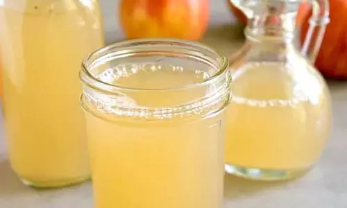 DIY एप्पल टोनर और आपकी त्वचा के लिए इसके अद्भुत लाभ