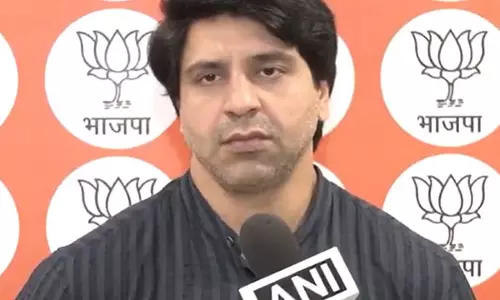 अगर Adani भ्रष्ट हैं तो उनसे दान क्यों लिया जाए?: शहजाद पूनावाला ने कांग्रेस पर साधा निशाना अगर Adani भ्रष्ट हैं तो उनसे दान क्यों लिया जाए?: शहजाद पूनावाला ने कांग्रेस पर साधा निशाना