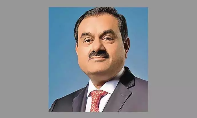 Gautam Adani पर भारतीय अधिकारियों को 2200 करोड़ रुपये की रिश्वत देने का आरोप