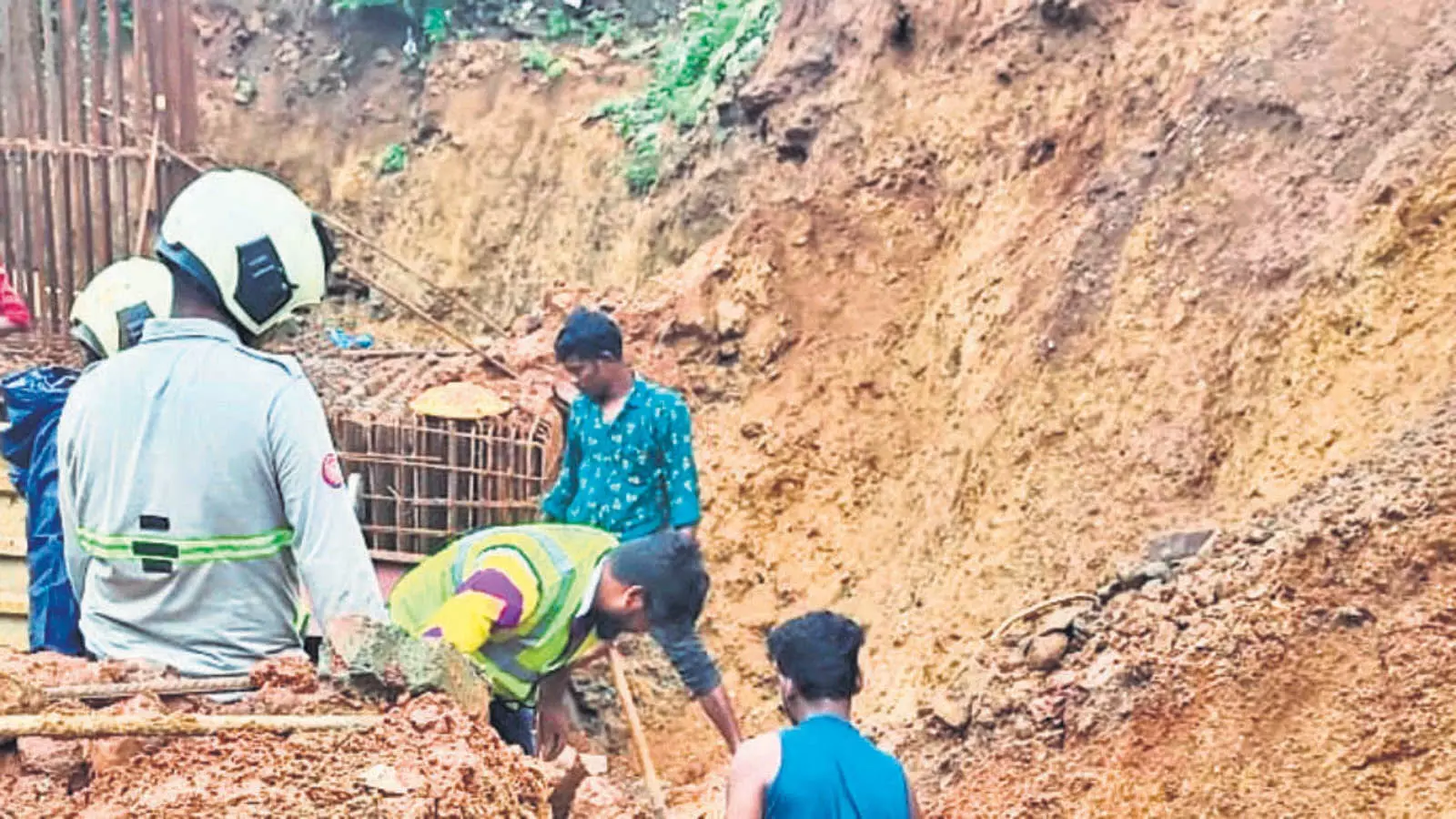 मजदूर की मौत के लिए जमीन मालिक और ठेकेदार पर मामला दर्ज ,Naigaon