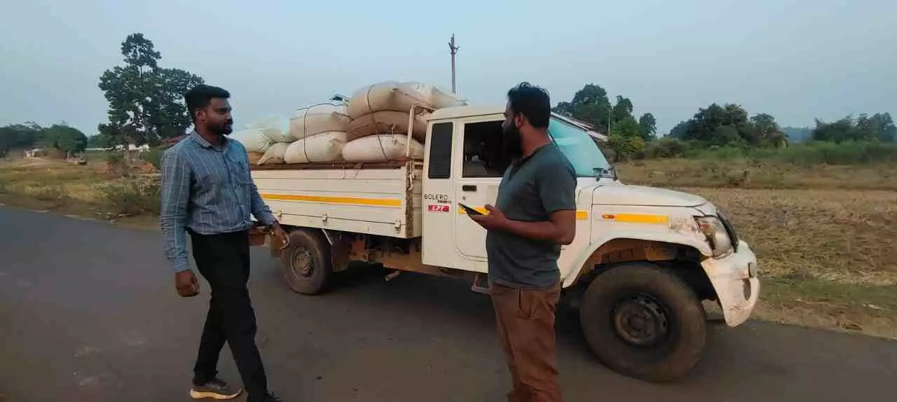 पिकअप और मेटाडोर जब्त, अवैध धान खपाने की मंशा नाकाम