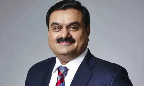 Adani bribery case: वाम, टीएमसी ने आरोपों की जांच की मांग की Adani bribery case: वाम, टीएमसी ने आरोपों की जांच की मांग की