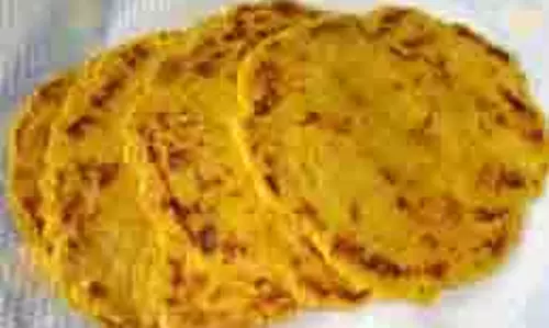 Health: सर्दियों में सेहत के लिए वरदान है मक्के की रोटी Health: सर्दियों में सेहत के लिए वरदान है मक्के की रोटी