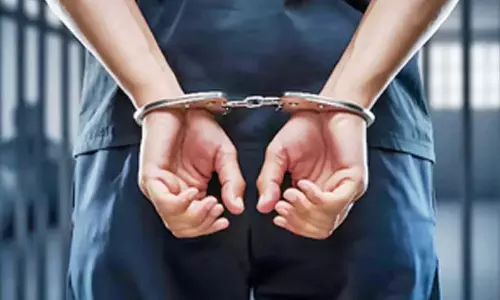Excise police ने पांच लोगों को गिरफ्तार कर 1.1 किलोग्राम गांजा जब्त किया Excise police ने पांच लोगों को गिरफ्तार कर 1.1 किलोग्राम गांजा जब्त किया