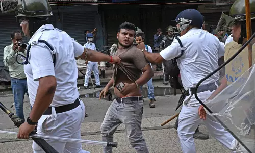 Election-related हिंसा के लिए 140 से अधिक लोगों पर मामला दर्ज, 8 गिरफ्तार Election-related हिंसा के लिए 140 से अधिक लोगों पर मामला दर्ज, 8 गिरफ्तार