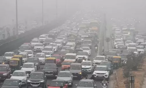 Delhi : गंभीर प्रदूषण के कारण गुरुग्राम में उच्च शिक्षा को ऑनलाइन मोड करना पड़ा