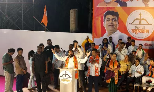 Shinde जहां भी जाएंगे हम भी जाएंगे : शिवसेना नेता के बयान से विवाद
