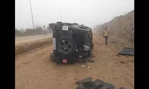Mohali में उबड़-खाबड़ सड़क ने ली व्यक्ति की जान