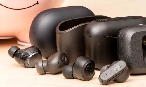 boAt के दमदार क्वालिटी और बजट फ्रेंडली Earbuds और Headphone