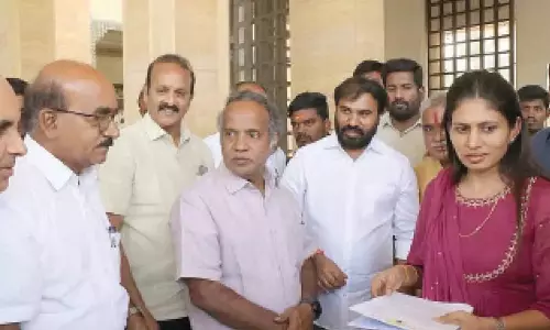 Andhra: एसवीयू में स्पोर्ट्स इन्फ्रा के लिए खेलो इंडिया फंड आवंटित करें Andhra: एसवीयू में स्पोर्ट्स इन्फ्रा के लिए खेलो इंडिया फंड आवंटित करें