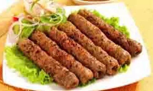 Veg Seekh Kabab Recipe: मेहमानों के लिए डिनर में बनाएं स्वादिष्ट वेज सीख कबाब Veg Seekh Kabab Recipe: मेहमानों के लिए डिनर में बनाएं स्वादिष्ट वेज सीख कबाब