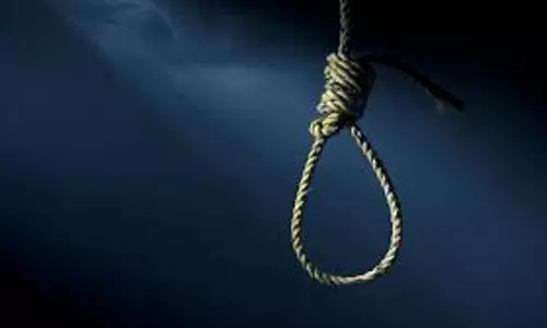 Bhopal: एक विवाहित महिला ने कमरे में फांसी लगाई
