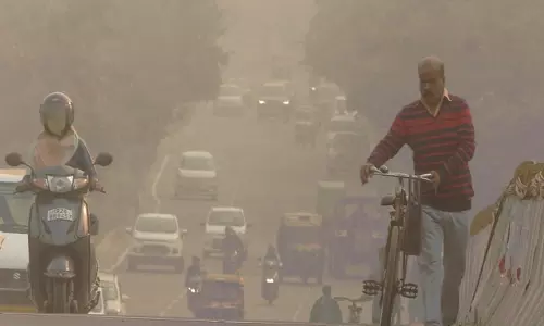 Haryana: 8 जिलों में AQI 400 के पार, 4 जिलों में धुंध का येलो अलर्ट Haryana: 8 जिलों में AQI 400 के पार, 4 जिलों में धुंध का येलो अलर्ट